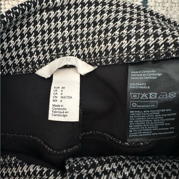 H&M Black and White Mini Skirt - Picture 3 of 3
